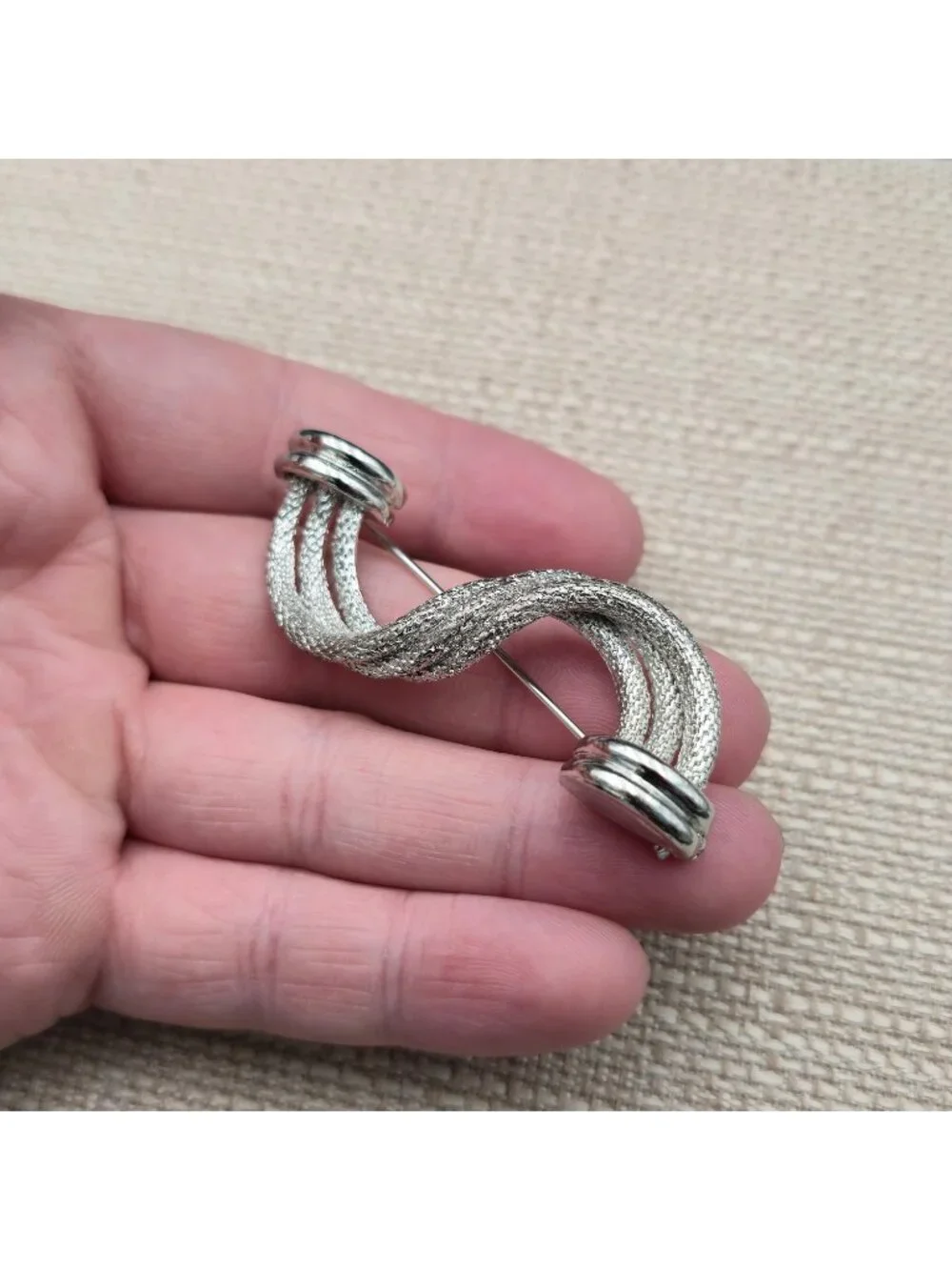 Vintage Silver Mesh Swirl Brooch - Textured Abstract Wave Pin Brooch B1438